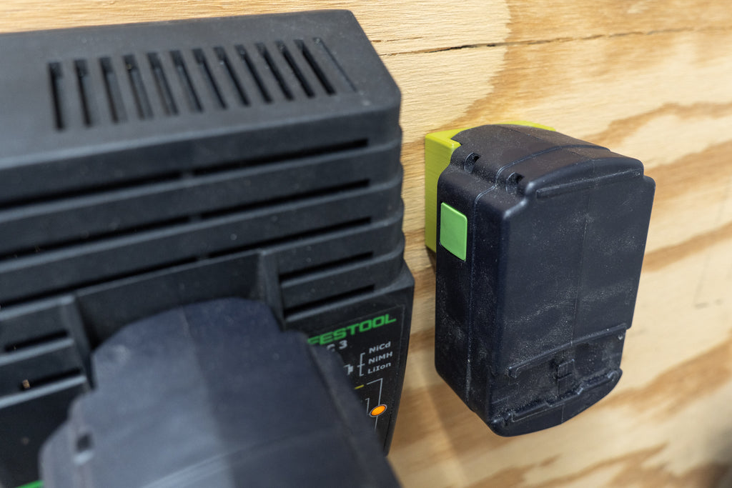 Battery Wall Mount for Festool 18v Batteries – Seneca Woodworking